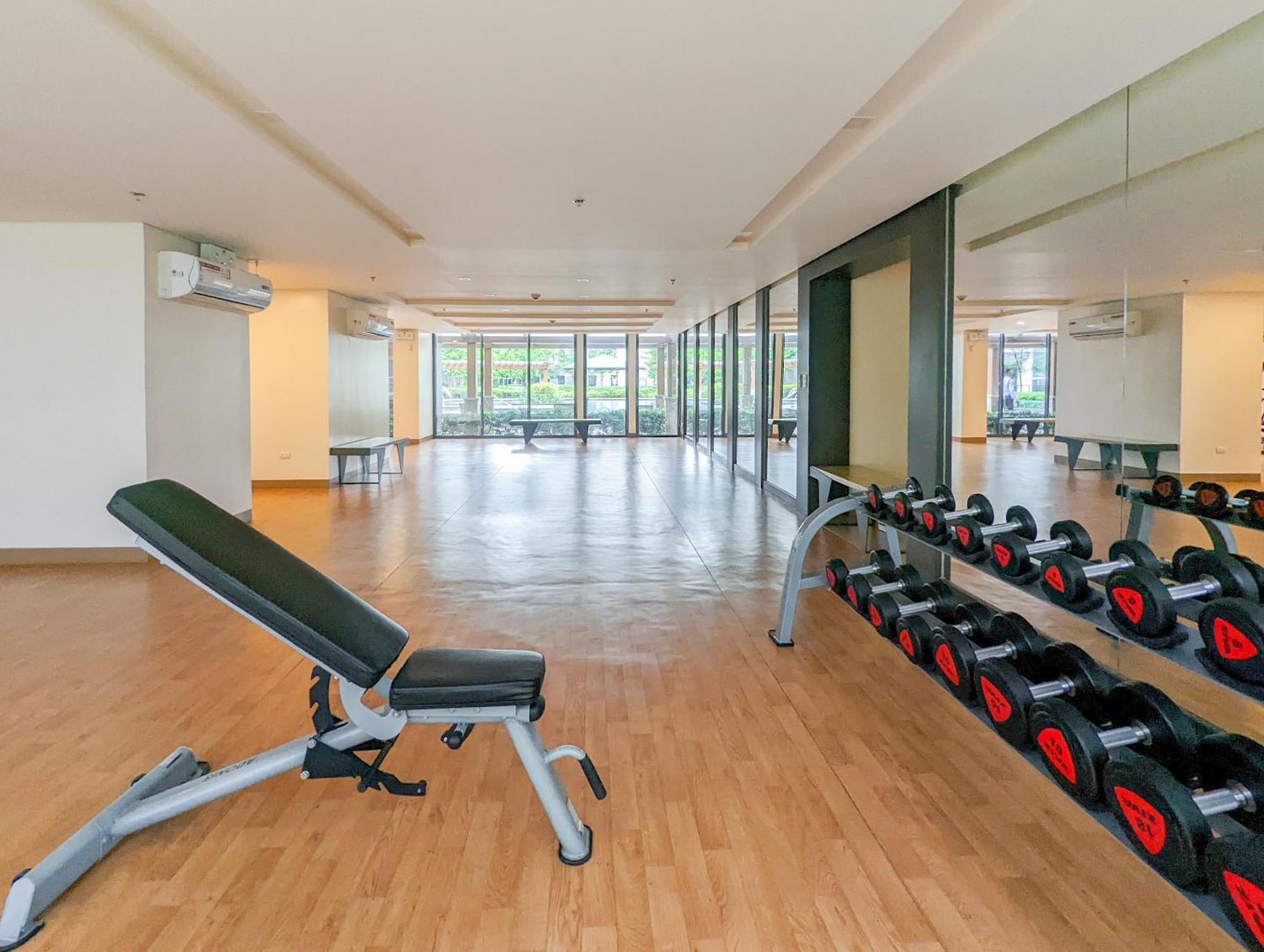 Studio Condo Naia Airport Terminal 3 Newport City Casino Manila Exterior photo