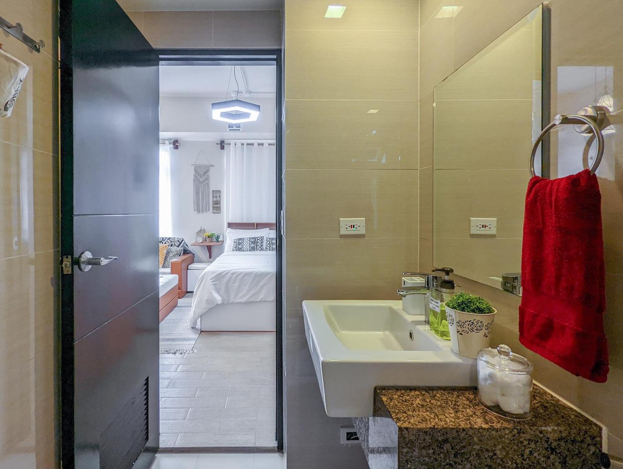 Studio Condo Naia Airport Terminal 3 Newport City Casino Manila Exterior photo