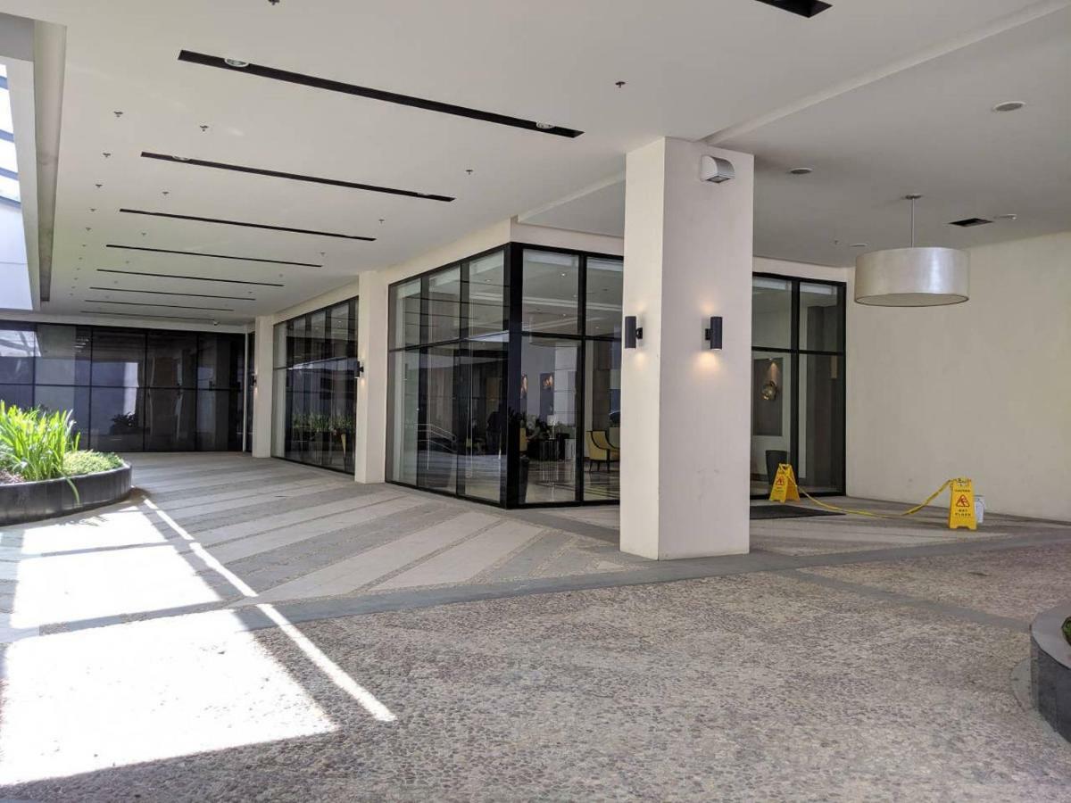 Studio Condo Naia Airport Terminal 3 Newport City Casino Manila Exterior photo